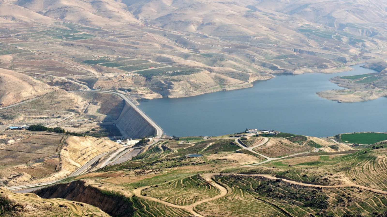 بعد إمتلاء السدود؟العوران يتساءل :أين تذهب مياه الامطار 